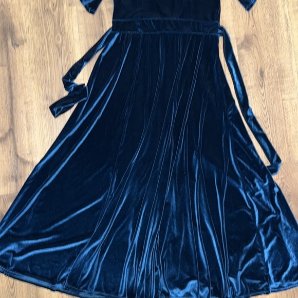 L&B Teal Spandex Blend Fabric - Picture 6 of 6